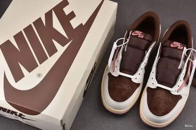 Bmlin SP Low OG DZ4137-206 1 x AJ Travis Scott 0516